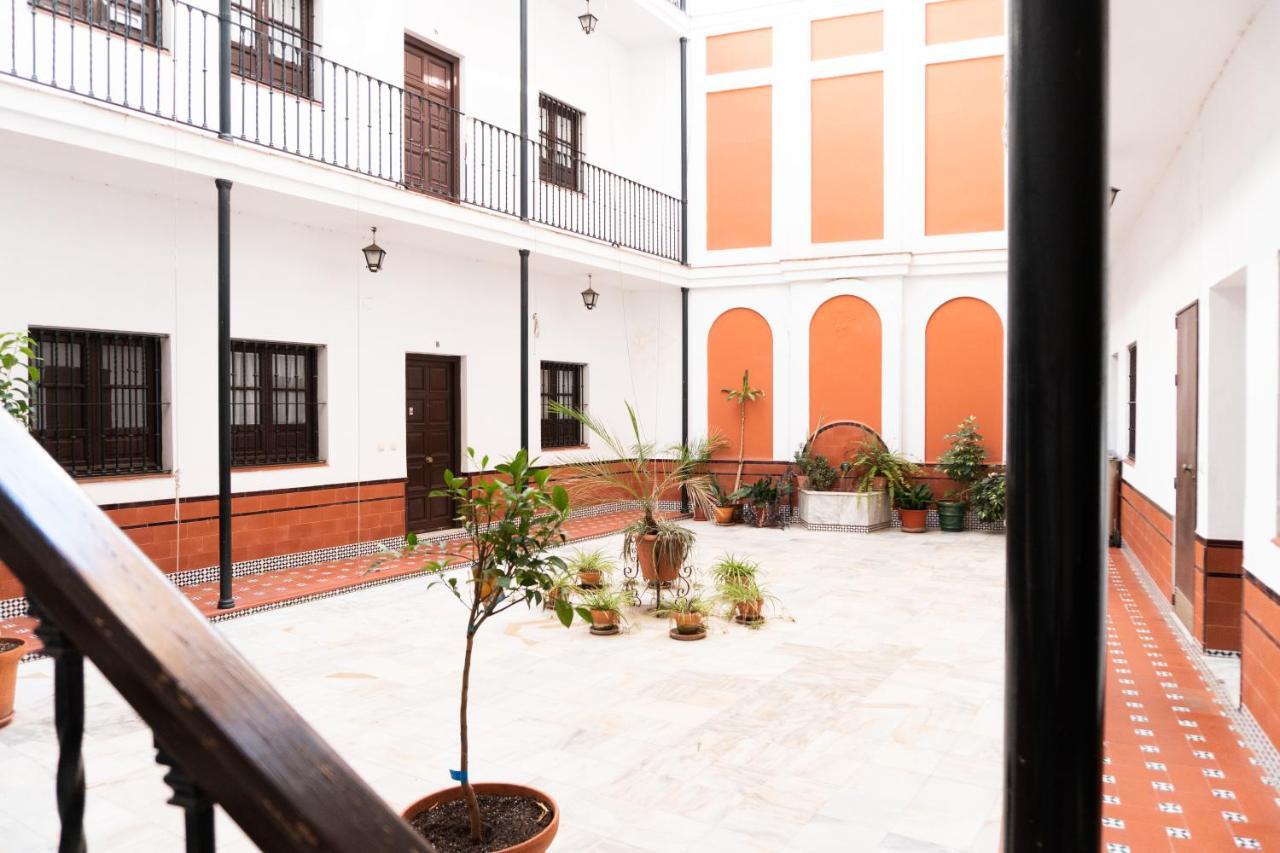 Muy Centrico Apto. En Tipico Patio Sevillano Eksteriør billede